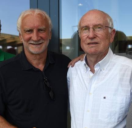 25.07.2026 xhpx Offenbach am Main, Plutos Stadion am Bieberer Berg - Jubiläumsspiel Kickers Offenbach (OFC) - Bayer 04 Leverkusen. Rudolf Rudi Völler,, OFC-Pokalsieger Egon Schmitt *** July 25, 2026 xhpx Offenbach am Main, Pluto Stadium at Bieberer Berg Anniversary Match: Kickers Offenbach vs. OFC Bayer 04 Leverkusen Rudolf Rudi Völler, OFC Cup Champion Egon Schmitt