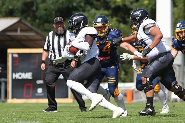 GFL2: Leipzig Lions vs. Langenfeld Longhorns, 25.07.2026 Mohamed Traore ( 31, Langenfeld Longhorns) mit Ball. German Football League 2 Gruppe Nord, Saison 2026: Leipzig Lions vs. Langenfeld Longhorns am 25.07.2026 im Sportpark Camillo Ugi, Markkleeberg. *** GFL2 Leipzig Lions vs. Langenfeld Longhorns, July 25, 2026 Mohamed Traore 31, Langenfeld Longhorns with the ball German Football League 2 North Division, 2026 season Leipzig Lions vs. Langenfeld Longhorns on July 25, 2026, at Sportpark Camillo Ugi, Markkleeberg Copyright: xBEAUTIFULxSPORTS JanxKaeferx
