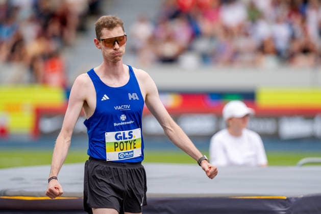 Wattenscheid, 25.07.2026, Leichathletik, Deutsche Meisterschaften, Männer, Hochsprung Tobias Potye (GER, Munich Athletics) nach einem erfolgreichen Versuch im Hochsprung Bochum-Wattenscheid Lohrheidestadion NRW Germany *** Wattenscheid, July 25, 2026, Track and Field, German Championships, Men, High Jump: Tobias Potye (GER), Munich Athletics, after a successful attempt in the high jump at the Lohrheidestadion in Bochum-Wattenscheid, North Rhine-Westphalia, Germany