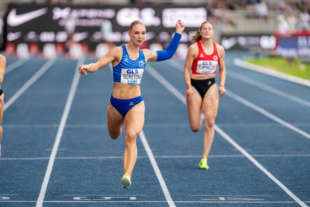 Wattenscheid, 25.07.2026, Leichathletik, Deutsche Meisterschaften, Frauen, 100m Emma Goretzka (GER, LAC BERLIN) beim Zieleinlauf Bochum-Wattenscheid Lohrheidestadion NRW Germany *** Wattenscheid, July 25, 2026, Track and Field, German Championships, Women s 100m: Emma Goretzka (GER), LAC BERLIN, crossing the finish line at the Lohrheidestadion in Bochum-Wattenscheid, North Rhine-Westphalia, Germany