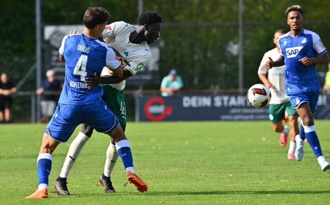 25.07.2026 - Fussball - Saison 2026 2027 - Testspiel Freundschaftsspiel Vorbereitungsspiel - TSG 1899 Hoffenheim - SpVgg Greuther Fürth ( Kleeblatt ) - - Sportfoto Zink - xwoxzix - regulations prohibit any use of photographs as image sequences and or quasi-video - only for editorial use - Sean Dulic (4, TSG 1899 Hoffenheim ) Omar Sillah (42, SpVgg Greuther Fürth ) *** July 25, 2026 Soccer Season 2026–2027 Exhibition Match Friendly Match Preseason Match TSG 1899 Hoffenheim SpVgg Greuther Fürth Kleeblatt Sports Photo Zink xwoxzix Regulations prohibit any use of photographs as image sequences and or quasi-video For editorial use only. Sean Dulic 4, TSG 1899 Hoffenheim; Omar Sillah 42, SpVgg Greuther Fürth