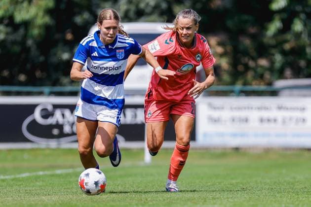 HATTEMERBROEK , 25-07-2026 , sportpark De Kuule , season 2026 2027 , Dutch Preseason football , friendly match between PEC Zwolle (women) and SV Werder Bremen (women) , picture shows PEC Zwolle player Inske Weiman, Werder Bremen player Lena Petermann PEC Ã Werder Bremen (women friendly)  x205198947x Copyright: