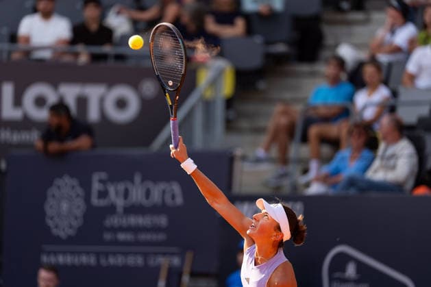Elina Awanessjan (ARM) Aufschlag, Angabe, Service, GER, Elina Awanessjan vs Anna Bondar, Tennis, MSC Hamburg Ladies Open WTA, Tennis Damen 250, Halbfinale, 25.07.2026 GER, Elina Awanessjan vs Anna Bondar, Tennis, MSC Hamburg Ladies Open WTA 250, Halbfinale, 25.07.2026 Hamburg *** Elina Awanessjan ARM Serve, GER, Elina Awanessjan vs. Anna Bondar, Tennis, MSC Hamburg Ladies Open WTA 250, Semifinals, July 25, 2026, GER, Elina Awanessjan vs. Anna Bondar, Tennis, MSC Hamburg Ladies Open WTA 250, Semifinals, July 25, 2026, Hamburg Copyright: xEibner-Pressefoto MaxxVincenx EP_MVN