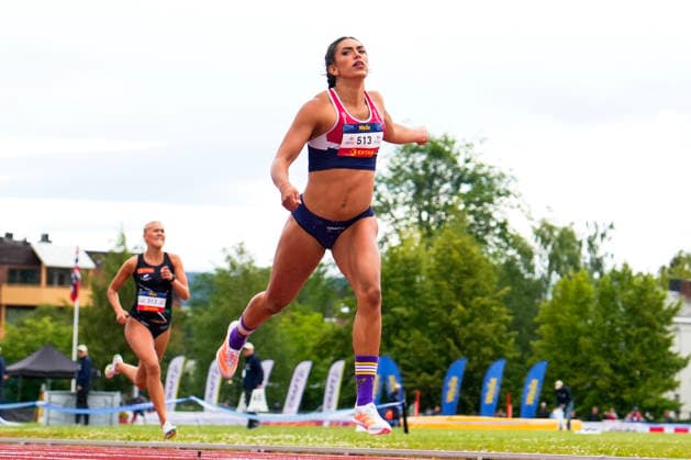 Norgesmesterskapet for friidrett 2026 Trondheim 20260725. Miranda Lauvstad fra Tyrving IL i ovelsen 200 m semifinale kvinner under NM i friidrett pa Trondheim Stadion lordag. Foto: Beate Oma Dahle NTB Trondheim Norge EDITORIAL USE ONLY. RESTRICTED USE FOR BETTING COMPANIES Ref:_SPOxn0PLH3tNDY.jpg *** 2026 Norwegian Track and Field Championships, Trondheim, July 25, 2026: Miranda Lauvstad of Tyrving IL in the women’s 200-meter semifinal at the Norwegian Track and Field Championships at Trondheim Stadium on Saturday. Photo: Beate Oma Dahle, NTB, Trondheim, Norway. EDEDITORIAL USE ONLY; RESTRICTED USE FOR BETTING COMPANIES  Copyright: xBeatexOmaxDahlex xNTBx