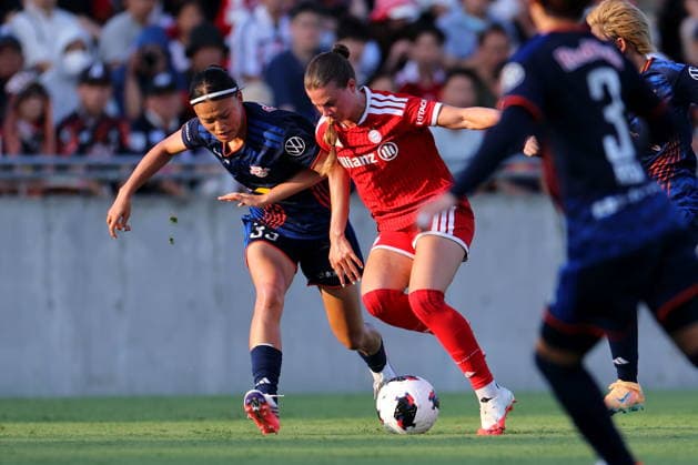 (L-R) Mone Sato (Ardija), Sarah Mattner-Trembleau (FC Bayern), JULY 25, 2026 - Football Soccer : Allianz Women s Tour 2026 match between RB Omiya Ardija and FC Bayern Munich at NACK5 Stadium in Saitama, Japan.  aflo_339098525 NaokixNishimurax