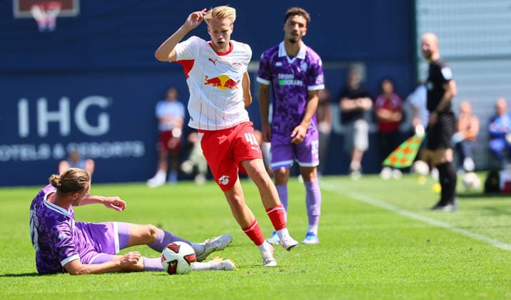 RB Leipzig Ð Ingolstadt Testspiel Leipzig, 25.07.2026, RBL Trainingszentrum, Fussball Testspiel , RB Leipzig vs. FC Ingolstadt 04 , Im Bild v.l.: Vinko Sapina ( 41, Ingolstadt) und Arthur Vermeeren (48, RB Leipzig) , *** RB Leipzig vs. Ingolstadt Friendly Match, Leipzig, July 25, 2026, RBL Training Center, Soccer Friendly Match, RB Leipzig vs. FC Ingolstadt 04. Pictured, from left: Vinko Sapina (41), Ingolstadt, and Arthur Vermeeren (48), RB Leipzig, Picture Point