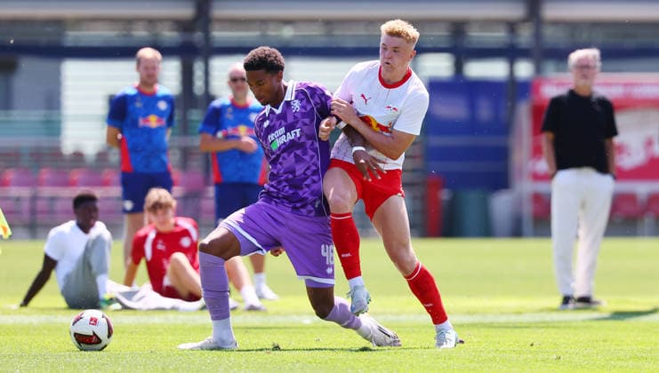 RB Leipzig Ð Ingolstadt Testspiel Leipzig, 25.07.2026, RBL Trainingszentrum, Fussball Testspiel , RB Leipzig vs. FC Ingolstadt 04 , Im Bild v.l.: Fans von Rb Leipzig , *** RB Leipzig vs. Ingolstadt Friendly Match, Leipzig, July 25, 2026, RBL Training Center, Soccer Friendly Match, RB Leipzig vs. FC Ingolstadt 04, Pictured from left: RB Leipzig fans, Picture Point