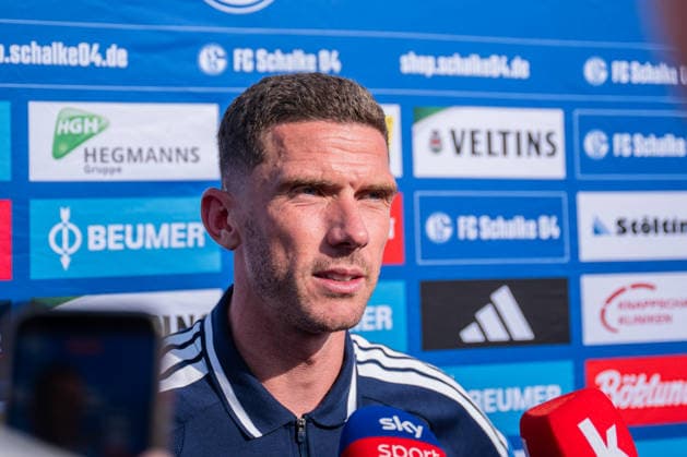 25.07.2026, Fussball, Saison 2026 2027, Vorbereitung, Testspiel: Fagiano Okayama - FC Schalke 04, Mixed-Zone Robin Gosens (FC Schalke 04) xRHR-FOTO YYx *** July 25, 2026, Soccer, 2026–2027 Season, Preseason, Friendly Match: Fagiano Okayama vs. FC Schalke 04, Mixed Zone: Robin Gosens, FC Schalke 04 xRHR PHOTO YYx Copyright: KROEGER RHR-FOTOx RHR-FOTO YY