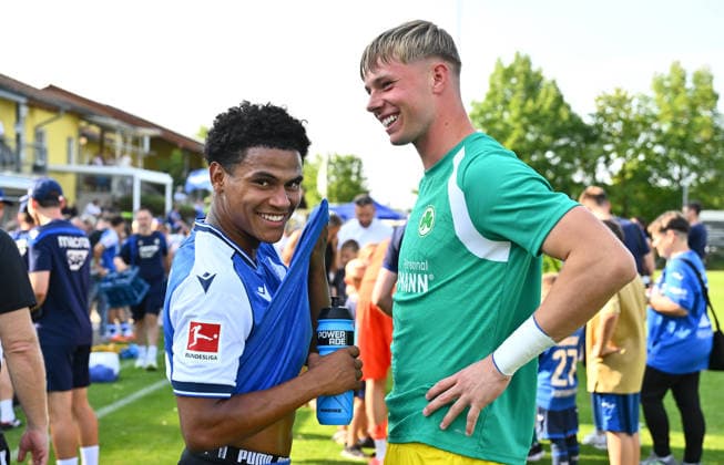 25.07.2026 - Fussball - Saison 2026 2027 - Testspiel Freundschaftsspiel Vorbereitungsspiel - TSG 1899 Hoffenheim - SpVgg Greuther Fürth ( Kleeblatt ) - - Sportfoto Zink - xwoxzix - regulations prohibit any use of photographs as image sequences and or quasi-video - only for editorial use - Thiago Poller (45, TSG 1899 Hoffenheim ) Florian Hellstern (1, SpVgg Greuther Fürth ) nach Spielende *** July 25, 2026 Soccer Season 2026–2027 Exhibition Match Friendly Match Preseason Match TSG 1899 Hoffenheim SpVgg Greuther Fürth Kleeblatt Sports Photo Zink xwoxzix Regulations prohibit any use of photographs as image sequences and or quasi-video For editorial use only: Thiago Poller 45, TSG 1899 Hoffenheim; Florian Hellstern 1, SpVgg Greuther Fürth, after the final whistle