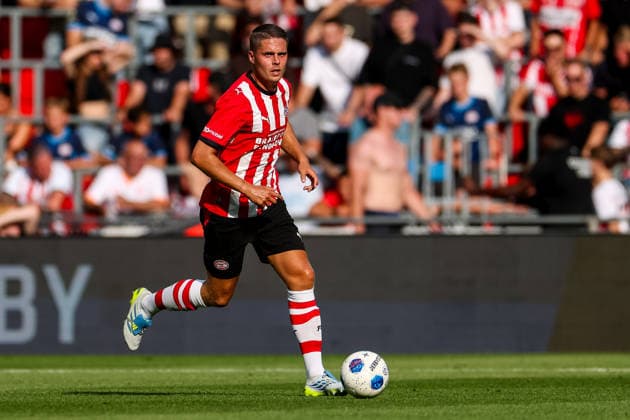 EINDHOVEN, NETHERLANDS - JULY 25: Joey Veerman of PSV dribbles with the ball during the pre-season friendly match between PSV and Villarreal CF at Philips Stadion on July 25, 2026 in Eindhoven, Netherlands.  Copyright: xRenexNijhuis MBxMediax