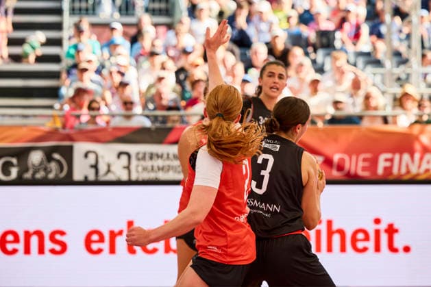 Basketball Gruppenphase Damen - DIE FINALS 2026 3x3 Basketball Gruppenphase Damen am 25.07.2026, Hannover Neues Rathaus Niedersachsen Deutschland *** Women s 3x3 Basketball Group Stage at DIE FINALS 2026: Women s 3x3 Basketball Group Stage on July 25, 2026, at the New City Hall in Hanover, Lower Saxony, Germany