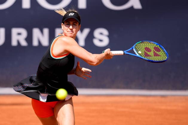 MSC Hamburg Ladies Open - Day 6 Fourth seed Anna Bondar of Hungary is in action during her semi-final match against Elina Avanesyan of Armenia at the 2026 MSC Hamburg Ladies Open women s tennis tournament at Am Rothenbaum in Hamburg, Germany. Hamburg Hamburg Germany  Copyright: xOwenxHammondx originalFilename:hammond-2026msch260725_npcpw.jpg