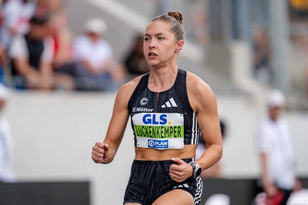 Wattenscheid, 25.07.2026, Leichathletik, Deutsche Meisterschaften, Frauen, 100m Gina Lückenkemper (GER, SCC Berlin) beim Aufwärmen zum 100m Halbfinale Bochum-Wattenscheid Lohrheidestadion NRW Germany *** Wattenscheid, July 25, 2026, Track and Field, German Championships, Women, 100m: Gina Lückenkemper (GER), SCC Berlin, warming up for the 100m semifinal at Lohrheidestadion in Bochum-Wattenscheid, North Rhine-Westphalia, Germany