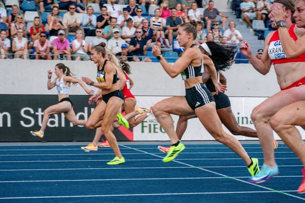 Wattenscheid, 25.07.2026, Leichathletik, Deutsche Meisterschaften, Frauen, 100m Rebekka Haase (GER, Sprintteam Wetzlar) und Gina Lückenkemper (GER, SCC Berlin) während des Laufs Bochum-Wattenscheid Lohrheidestadion NRW Germany *** Wattenscheid, July 25, 2026, Track and Field, German Championships, Women’s 100m: Rebekka Haase (GER), Sprintteam Wetzlar, and Gina Lückenkemper (GER), SCC Berlin, during the race at the Lohrheidestadion in Bochum-Wattenscheid, North Rhine-Westphalia, Germany