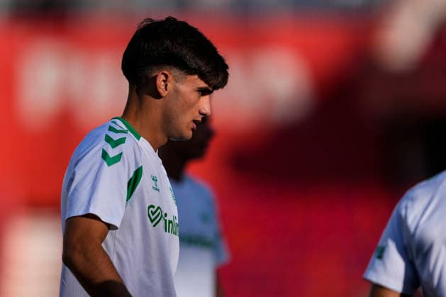 July 25, 2026, Granada, Granada, Spain: Jose Antonio Morante of Real Betis looks on during the Ciudad de Granada Trophy football match played between Granada CF and Real Betis at Nuevo Los Carmenes stadium on July 25, 2026, in Granada, Spain. Granada Spain - ZUMAa181 20260725_zaa_a181_017 Copyright: xJoaquinxCorcherox