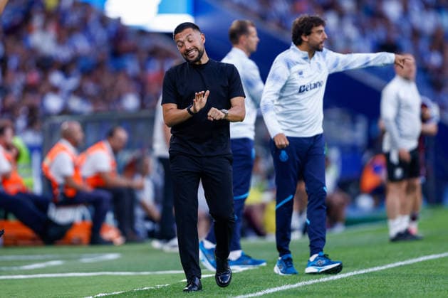July 25, 2026, Porto, Porto, Portugal: Francesco Farioli head coach of FC Porto is seen reacting to the game during the Pre-Season Friendly match between FC Porto and Aston Villa at EstoÂ¡dio do DragoÂ£o on July 25, 2026 in Porto, Portugal. Porto Portugal - ZUMAl192 20260725_zsp_l192_035 Copyright: xMiguelxLemosx