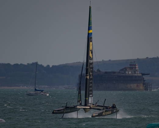 Rolex SailGP Championship Artemis Sweden pass by Spitbank Fort during the 2026 Rolex SailGP Championship at The Solent, Portsmouth 25 07 2026 UK Newspapers OUT Copyright: xGraemexWilcocksonx FIL-23671-0026