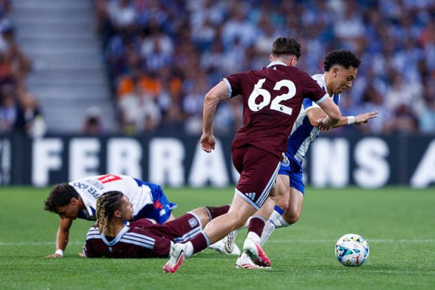 July 25, 2026, Porto, Porto, Portugal: Pepe of FC Porto is seen on action during the Pre-Season Friendly match between FC Porto and Aston Villa at EstoÂ¡dio do DragoÂ£o on July 25, 2026 in Porto, Portugal. Porto Portugal - ZUMAl192 20260725_zsp_l192_038 Copyright: xMiguelxLemosx