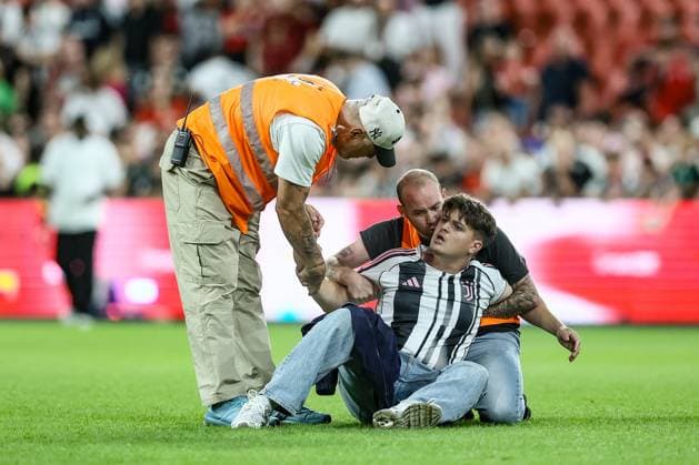 a supporter pictured after a friendly soccer game between Belgian first division soccer team Standard de Liege and Italian Juventus, on Saturday 25 July 2026 in Liege, in preparation of the upcoming 2026-2027 Belgian first division soccer season. BRUNOxFAHY  x182041420x