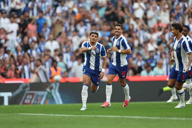 FC Porto v Aston Villa - Pre-Season Friendly William Gomes of FC Porto celebrates a goal during the friendly match between FC Porto and Aston Villa at Estadio do Dragao in Porto, Portugal, on July 25, 2026. porto Porto Portugal  Copyright: xLuisxEirasx originalFilename:eiras-friendly260725_npP0C.jpg