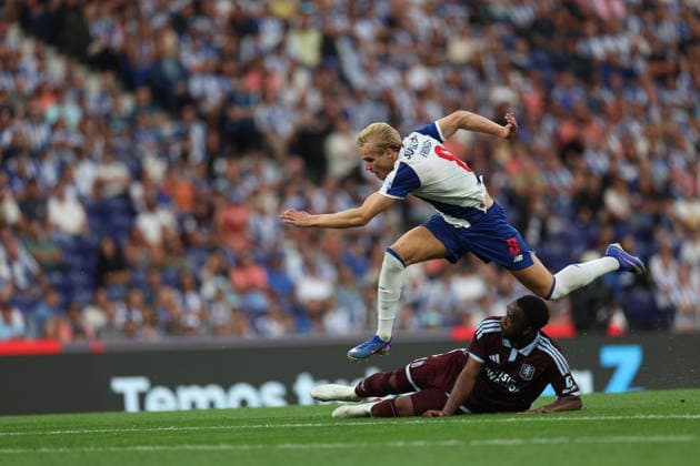July 25, 2026, Porto, Porto, Portugal: PORTO, PORTUGAL - JULY 25: Victor Froholdt of FC Porto during the match between FC Porto and Aston Villa -for the Friendly Match at Estadio do Dragao on July 25, 2026 in Porto, Portugal. Friendly Match FC Porto X Aston Villa  - ZUMAe141 20260725_zsp_e141_093 Copyright: xLuisxEirasx