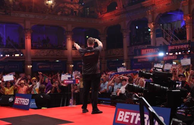 World Matchplay Darts 2026 Dirk van Duijvenbode during the World Matchplay darts at Winter Gardens, Blackpool, UK on 25 July 2026. Blackpool Winter Gardens UK Editorial use only , Copyright: xChrisxSargeantx PSI-24531-0027