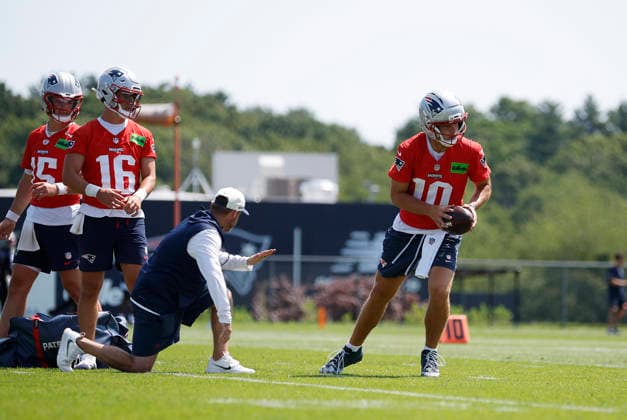 July 25, 2026; Foxborough, MA, USA; New England Patriots quarterback Drake Maye (10) participates in drills during Patriots training camp at Gillette Stadium. CSM Foxborough United States - ZUMAc04_ 20260725_zma_c04_138 Copyright: xAnthonyxNesmithx