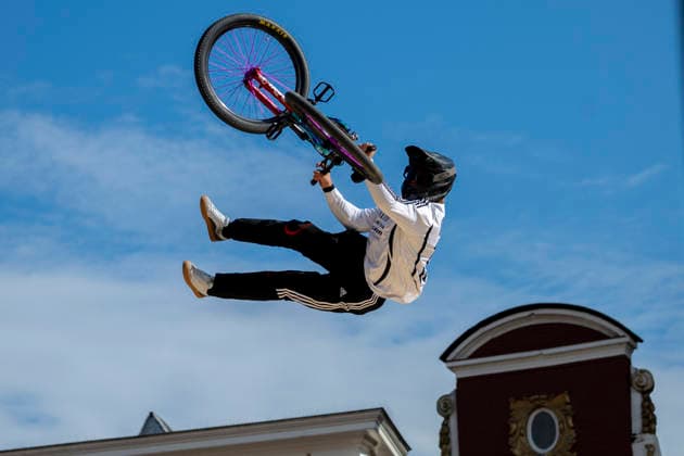 2026-07-25 - Red Bull District Ride 2026 GRONINGEN, NETHERLANDS - JULY 25: Ben Thompson (CAN) during the Red Bull District Ride 2026 at the Grote Markt on July 25, 2026 in Groningen, Netherlands Groningen Grote Markt Netherlands Content not available for redistribution in The Netherlands directly or indirectly through any third parties. Copyright: xEdwinxBlaauwbroekx