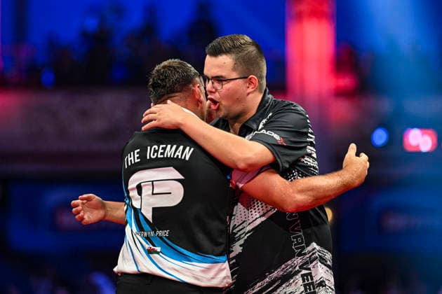 RECORD DATE NOT STATED 25th July 2026, Winter Gardens, Blackpool, Lancashire, England; 2026 Betfred World Matchplay Darts, Day Eight; Gian van Veen congratulates Gerwyn Price on his victory in their semi final match GodfreyxPitt