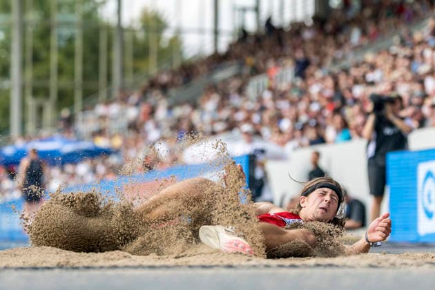 Deutsche Leichtathletik-Meisterschaften; Bochum-Wattenscheid, 25.07.2026 Julian Holuschek (Eintracht Frankfurt e.V.), Weitsprung; Deutsche Leichtathletik-Meisterschaften am 25.07.2026 im Lorheide-Stadion, Bochum-Wattenscheid (Nordrhein-Westfalen). *** German Track and Field Championships, Bochum-Wattenscheid, July 25, 2026; Julian Holuschek, Eintracht Frankfurt e.V., Long Jump; German Track and Field Championships on July 25, 2026, at Lorheide Stadium, Bochum-Wattenscheid, North Rhine-Westphalia Copyright: xBEAUTIFULxSPORTS AxelxKohringx