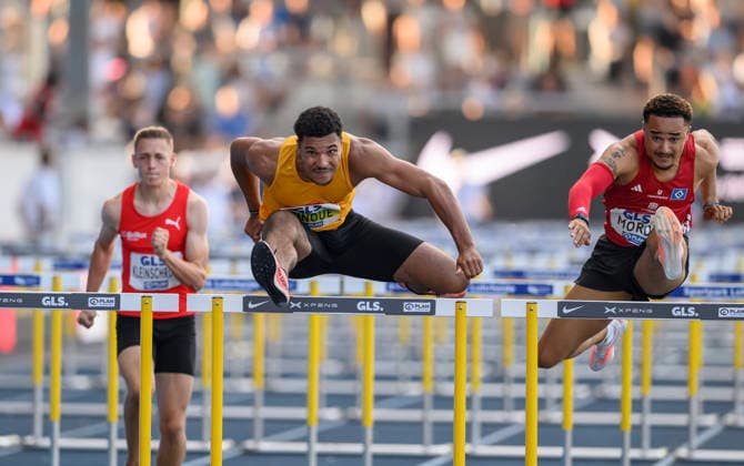 (l-r) Sieger MINOUE Gregory, MORDI Manuel (2.Platz), Aktion, Finale 110m Hürden, am 25.07.2026 Leichtathletik Deutschen Meisterschaften vom 25.07.- 26.07.2026 in Bochum-Wattenscheid Deutschland. Lohrheidestadion *** l r Winner MINOUE Gregory, MORDI Manuel, 2nd place, action, 110m hurdles final, on July 25, 2026, at the German Track and Field Championships held from July 25–26, 2026, in Bochum-Wattenscheid, Germany, at Lohrheidestadion