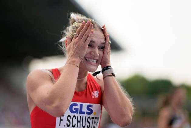 Jubel Siegerin SCHUSTER Franziska. Finale 100m Hürden, am 25.07.2026 Leichtathletik Deutschen Meisterschaften vom 25.07.- 26.07.2026 in Bochum-Wattenscheid Deutschland. Lohrheidestadion *** Celebrating the winner, Franziska SCHUSTER, in the 100-meter hurdles final on July 25, 2026, at the German Track and Field Championships held from July 25 to July 26, 2026, in Bochum-Wattenscheid, Germany, at Lohrheidestadion