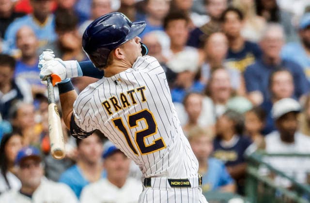 Milwaukee Brewers shortstop Cooper Pratt hits a home run in the second inning of the MLB, Baseball Herren, USA game between the Colorado Rockies and the Milwaukee Brewers at American Family Field in Milwaukee, Wisconsin on Saturday July 25, 2026.  MIL20260725804 TANNENxMAURY