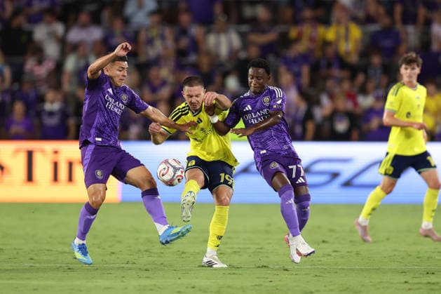 July 25, 2026, Orlando, Florida, USA: Orlando City SC midfielder IVoÂN ANGULO (77) midfielder BRAIAN OJEDA (8) battles for the ball with Nashville SC midfield ALEX MUYL (19). Orlando City SC hosted Nashville SC at Inter.Co Stadium in Orlando, FL. Orlando USA - ZUMAm299 20260725_znp_m299_004 Copyright: xTaylorxMcFeex