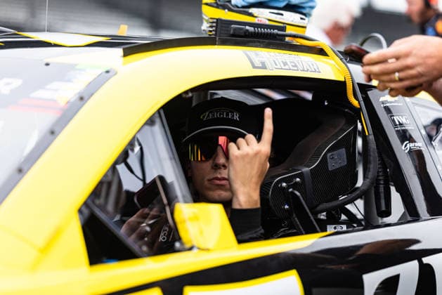 July 25, 2026, Indianapolis, Indiana, USA: CARSON HOCEVAR (77) - Spire Motorsports gets ready for his qualifying run for the 30th running of the NASCAR, Motorsport, USA Cup Series Brickyard 400. Indianapolis USA - ZUMAs355 20260725_zsp_s355_012 Copyright: xJustinxSickingx