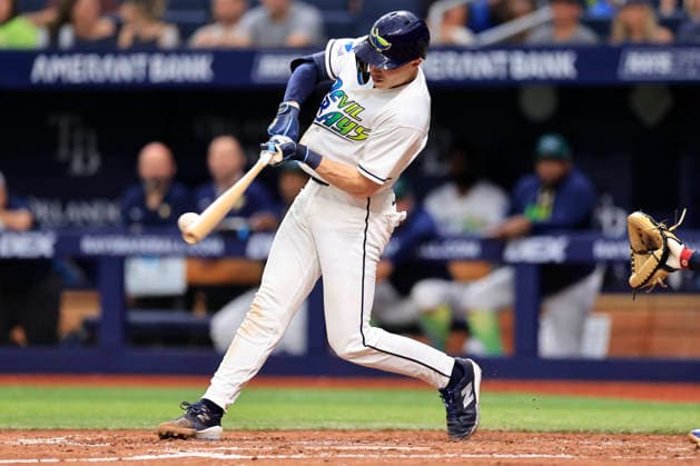 July 25, 2026, St. Petersburg, Florida, USA: Tampa Bay Rays catcher Hunter Feduccia (9) grounds out to Cleveland Guardians second base Gabriel Arias (13) during an MLB, Baseball Herren, USA game on July 25, 2026 at Tropicana Field. The Rays beat the Guardians 3-0. St. Petersburg USA - ZUMAh180 20260725_zsp_h180_029 Copyright: xKimxHukarix