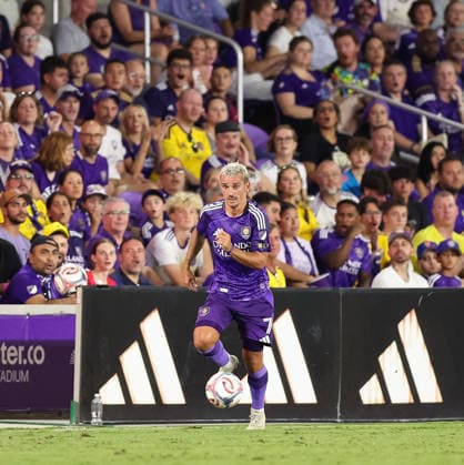 July 25, 2026, Orlando, Florida, USA: Orlando City SC forward ANTOINE GREIZMANN (7) works the ball during a match against Nashville SC. Orlando City SC hosted Nashville SC at Inter.Co Stadium in Orlando, FL. Orlando USA - ZUMAm299 20260725_znp_m299_034 Copyright: xTaylorxMcFeex