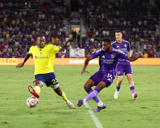 July 25, 2026, Orlando, Florida, USA: Orlando City SC midfielder TYRESE SPICER (14) kicks the ball during a match against Nashville SC. Orlando City SC hosted Nashville SC at Inter.Co Stadium in Orlando, FL. Orlando USA - ZUMAm299 20260725_znp_m299_039 Copyright: xTaylorxMcFeex