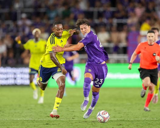 July 25, 2026, Orlando, Florida, USA: Orlando City SC forward HARVEY SARAJIAN (23) and Nashville SC defense JORDAN KNIGHT (23) battles for the ball. Orlando City SC hosted Nashville SC at Inter.Co Stadium in Orlando, FL. Orlando USA - ZUMAm299 20260725_znp_m299_041 Copyright: xTaylorxMcFeex