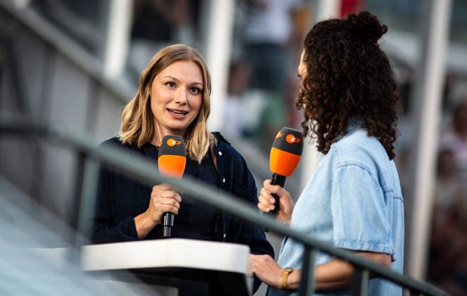 Deutsche Leichtathletik-Meisterschaften; Bochum-Wattenscheid, 25.07.2026 Ab sofort neue ZDF-Expertin für die Leichtathletik: Die ehemalige Sprinterin Lisa Mayer im Gespräch mit Moderatorin Maral Bazargani; Deutsche Leichtathletik-Meisterschaften am 25.07.2026 im Lohrheidestadion in Bochum-Wattenscheid (Nordrhein-Westfalen). *** German Track and Field Championships in Bochum-Wattenscheid, July 25, 2026: New ZDF Track and Field Analyst Starting Immediately—Former sprinter Lisa Mayer in conversation with host Maral Bazargani. German Track and Field Championships on July 25, 2026, at the Lohrheidestadion in Bochum-Wattenscheid, North Rhine-Westphalia Copyright: xBEAUTIFULxSPORTS R.xSchmittx