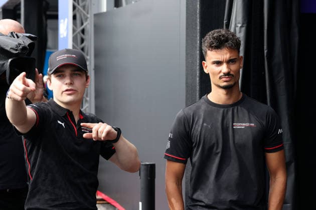 David Beckmann (GER) Porsche FE Ersatz- und Reservefahrer und Pascal Wehrlein (GER) Porsche im Gespräch, FIA Formel E Weltmeisterschaft, Saison 12, Tokio E- Prix, 26.07.2026, *** David Beckmann (GER), Porsche FE substitute and reserve driver, and Pascal Wehrlein (GER), Porsche, in conversation; FIA Formula E World Championship, Season 12, Tokyo E-Prix, July 26, 2026,