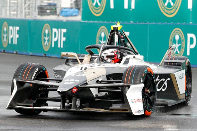 July 26, 2026, Tokyo, Japan: JAGUAR TCS RACING driver Antonio Felix Da Costa (13) in action during the qualifying for the Formula E Tokyo E-Prix, round 15 of the 2025Ã¢â‚¬2026 ABB FIA Formula E World Championship, WM, Weltmeisterschaft on the temporary street circuit around the Tokyo Big Sight convention center in Tokyo. Tokyo Japan - ZUMAm191 20260726_aap_m191_019 Copyright: xRodrigoxReyesxMarinx