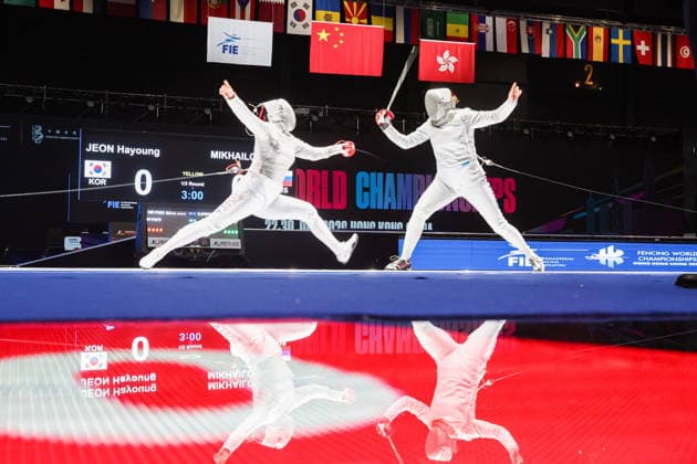 CHINA, HONG KONG - JULY 26, 2026: South Korea s Hayoung Jeon (L) and Russia s Alina Mikhailova compete in the ladies individual sabre event at the 2026 Kerry Fencing World Championships 2026 Fencing World Championships In Hong Kong  - ZUMAt113 20260726_zaa_t113_115 Copyright: xMikhailxSinitsynx