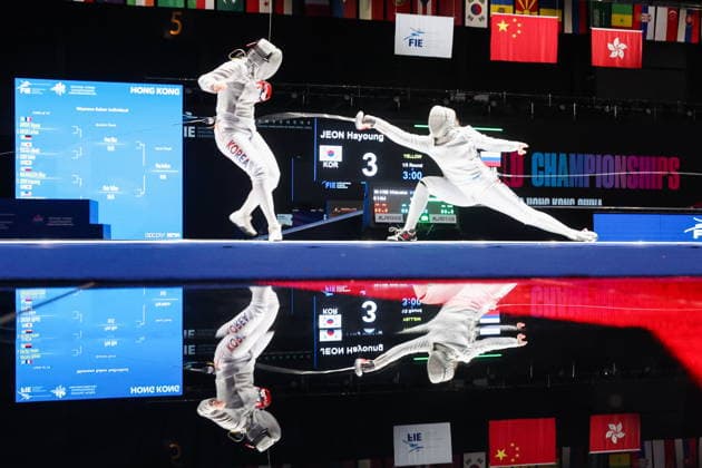 CHINA, HONG KONG - JULY 26, 2026: South Korea s Jeon Ha-young (L) and Russia s Alina Mikhailova compete in the ladies individual sabre event at the 2026 Kerry Fencing World Championships 2026 Fencing World Championships In Hong Kong  - ZUMAt113 20260726_zaa_t113_118 Copyright: xMikhailxSinitsynx