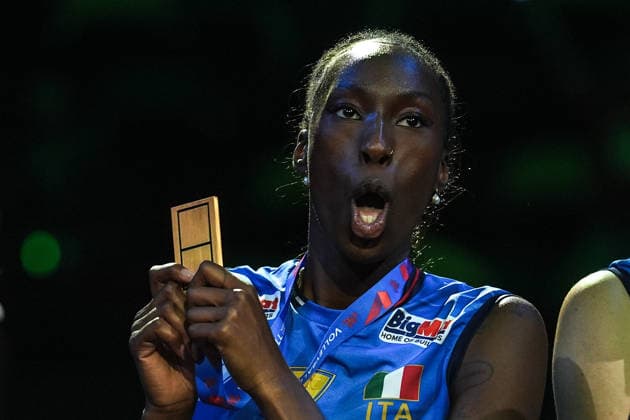 China v Italy - 2026 FIVB Volleyball Nations League MACAO, CHINA – JULY 26: Italy s Paola Ogechi Egonu (18) smiles during the medal ceremony after Italy defeated China 3-1 in the 2026 FIVB Volleyball Nations League (VNL) women s third-place match at the East Asian Games Dome in Macao, China, on July 26, 2026. Italy secured third place in the tournament with the victory. Dilara Irem Sancar Anadolu Macau Macao. Editorial use only. Please get in touch for any other usage.  Copyright: x2026xAnadoluxDilaraxIremxSancarx