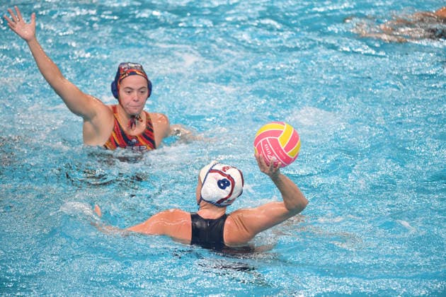 July 26, 2026, Sydney, Nsw, Australia: United States NEUSHUL Ryann (R) competes with Spain BERTRAN Querait (L) in action during their women s Water polo, Wasserball Gold Medal match at the 2026 World Aquatics Water Polo World Cup Finals at the Sydney Aquatic Centre in Sydney on July 26, 2026. WomenS Water Polo Golden Medal Match UNITED STATE - SPAIN World Cup 2026  - ZUMAr188 20260726_zip_r188_011 Copyright: xDanishxRavix