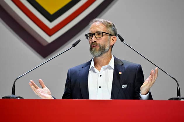 Beiratsmitglied Andre Buehler VfB Stuttgart am Rednerpult Gestik Geste VfB Stuttgart Mitgliederversammlung 2026 26.07.2026 DFL REGULATIONS PROHIBIT ANY USE OF PHOTOGRAPHS AS IMAGE SEQUENCES AND OR QUASI-VIDEO VfB Stuttgart Mitgliederversammlung 2026 26.07.2026 *** Advisory Board Member Andre Buehler of VfB Stuttgart at the podium, gesturing, VfB Stuttgart General Meeting 2026, July 26, 2026. DFL regulations prohibit any use of photographs as image sequences and or quasi-video content.EO VfB Stuttgart General Meeting 2026 July 26, 2026