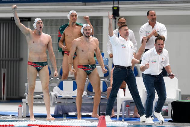 Water polo, Wasserball WORLD CUP, Hungary bench cheer during the Men™s Gold Medal Water Polo World Cup Final match between Hungary and Greece at Sydney Olympic Park Aquatic Centre in Sydney, Sunday, July 26, 2026. ( NO ARCHIVING, EDITORIAL USE ONLY SYDNEY NEW SOUTH WALES AUSTRALIA  Copyright: xSTEVENxMARKHAMx 20260726173124876488