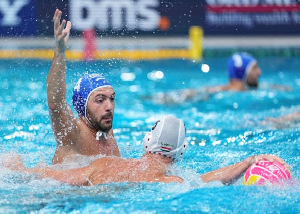 July 26, 2026, Sydney, Nsw, Australia: K. GKIOUVETSIS of Greece defends during the Men s gold medal match between Hungary and Greece at the 2026 World Aquatics Women s Water polo, Wasserball World Cup. Sydney Australia - ZUMAt173 20260726_zsp_t173_024 Copyright: xStephanexThomasx