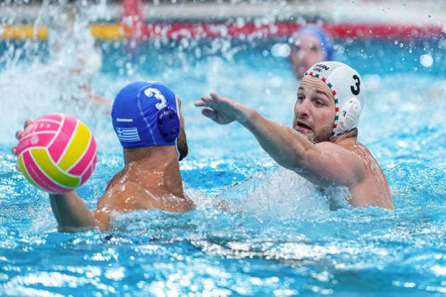 July 26, 2026, Sydney, Nsw, Australia: KRISZTIAN MANHERCZ of Hungary defends during the Men s gold medal match between Hungary and Greece at the 2026 World Aquatics Women s Water polo, Wasserball World Cup. Sydney Australia - ZUMAt173 20260726_zsp_t173_025 Copyright: xStephanexThomasx